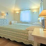 Alma Villa *