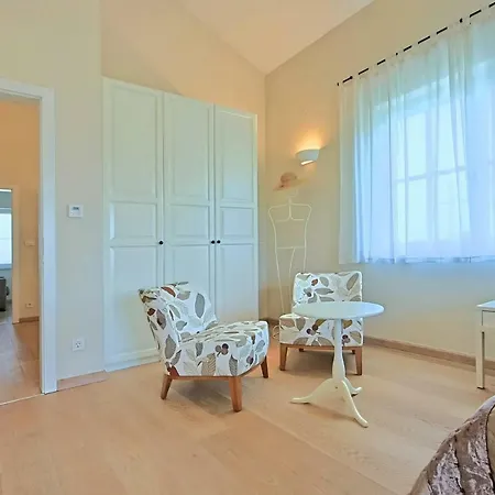 Alma Villa